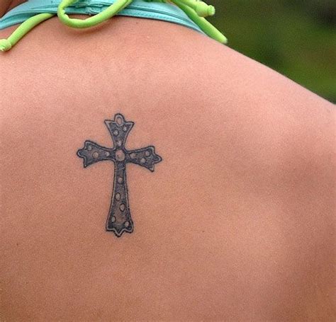 Pin En Dainty Cross Tattoos