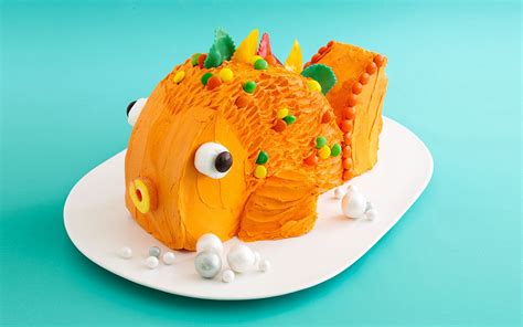 Easy Adorable Goldfish Cake