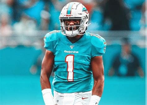 Tua tagovailoa throws a touchdown pass to durham smythe of the miami dolphins against the los angeles chargers during the second half at hard rock. Advanced Statistics Show How Similar Tua Tagovailoa Is to Russell Wilson | Dolphin Nation