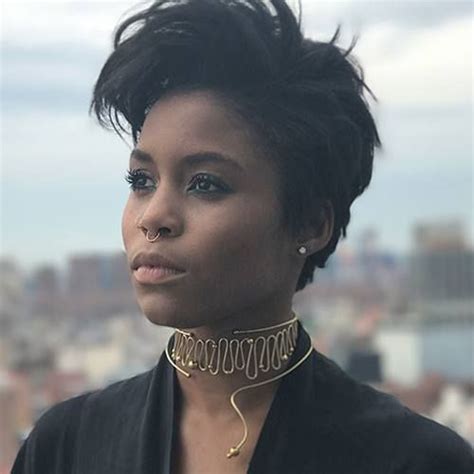 When you use your hair to express who you are, it becomes even more important to find a style that screams you. photo of side swept pixie androgynous haircut | Androgynous haircut, Curly hair styles naturally ...