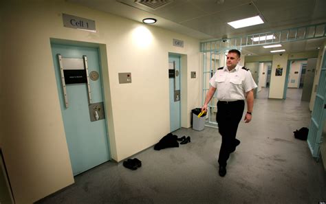 Too Many People With Mental Health Problems Held In Police Cells Huffpost Uk