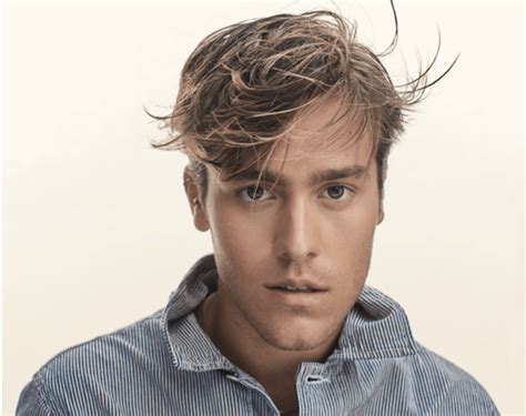 As a child, he appeared in the leading role in several musicals, and in 2006 he won lilla melodifestivalen with the song hej sofia. Benjamin Ingrosso: 10 facts about the "Identification ...
