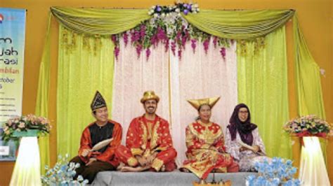 Merantau is a cultural migration movement via river and sea from the darek, minangkabau in west sumatera, indonesia to the minangkabau rantau (province area). Pakaian Adat Minangkabau Pdf - Baju Adat Tradisional