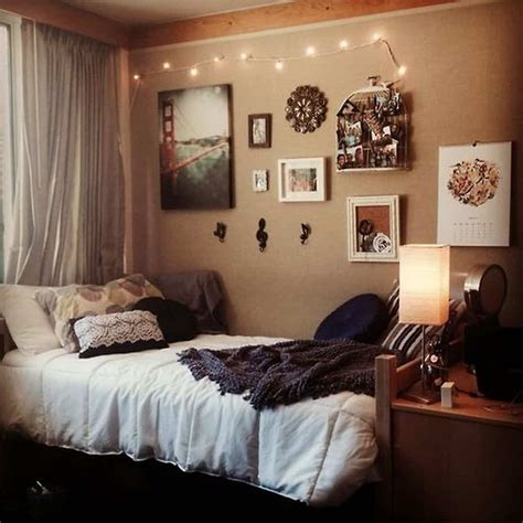 The effect tends to work best when you can take the mirrors from floor to ceiling and wall to wall. Elegant Small Bedroom Design Ideas (Stylish, Art Touching, and Clean) in 2020 | Dorm room color ...