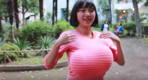 YouTuberの藤原麻里菜台北にて個展開催自作の巨乳マシーンなど展示 1枚目の写真画像 RBB TODAY