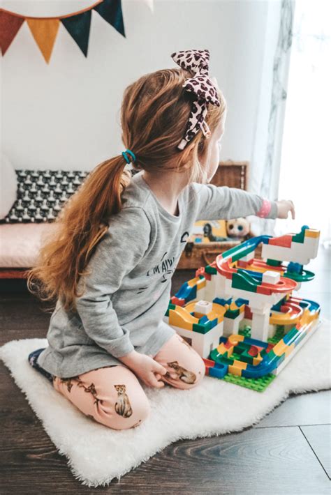 In manchen zeiten ist es leider nicht möglich mit den kindern die eigenen vier wände zu verlassen. Kinder zu Hause beschäftigen: Tipps für die ...