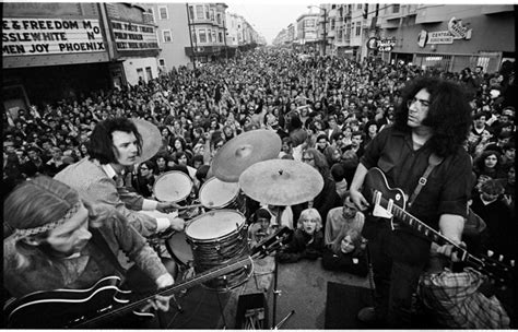Check Out This Amazing Collection Of Iconic Photos Of The 1960s Haight