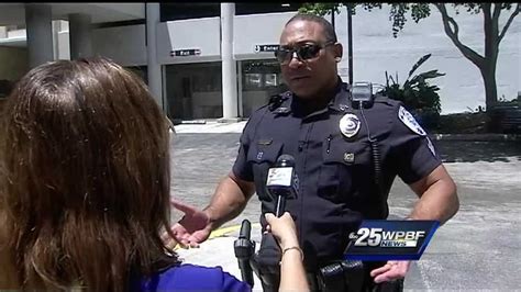 West Palm Beach Police Sgt Offers To Replace Strangers Cellphone