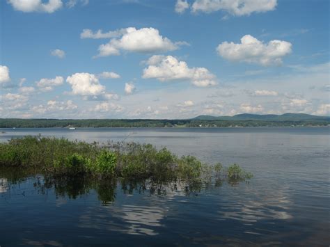 Tucked away in the foothills of the adirondack mountains, the great sacandaga lake is surrounded by towering pines and natural beauty in the northeastern corner of fulton county. Great Sacandaga Lake | Cabin Rentals
