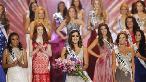 Colombias Paulina Vega Wins Miss Universe Title The Hindu Businessline
