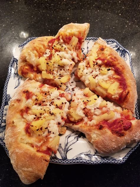 Pineapple Pizza With Vegan Mozzarella 😍 Rvegan