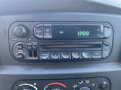 2002 2005 Dodge Ram 1500 Am Fm Cd Radio Stereo Player Receiver Oem Ebay