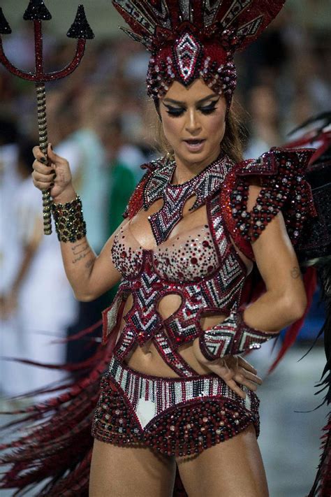 トップチームが華麗な踊り リオのカーニバル最高潮 読んで見フォト 産経フォト