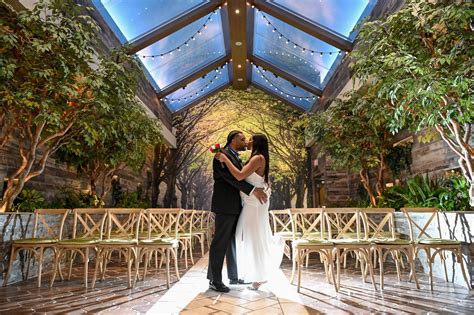 Little chapel of flowers watch wedding. The Top Wedding Chapels in Las Vegas