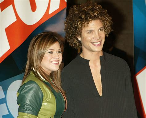 With kelly clarkson, justin guarini, katherine bailess, anika noni rose. Kelly Clarkson Recalls Being 'Very Miserable' While ...