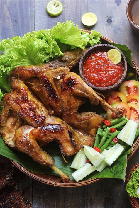 Baceman merupakan menu makanan favorit khas indonesia. AYAM BAKAR BUMBU BACEM | Catatan-Nina