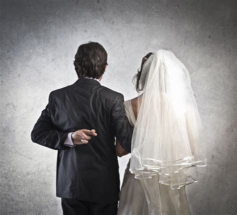 Was glück ist, weiß man erst, wenn man geheiratet hat. 20 lustige Ideen für Hochzeitsbilder - Hochzeit - ZENIDEEN