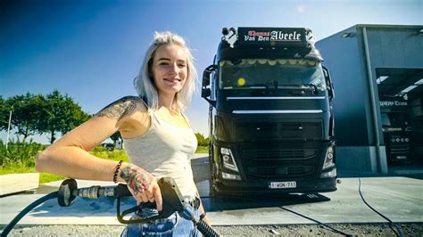 Naomi Methorst 23 Is Een Van De Lady Truckers Dit Is Echt Een