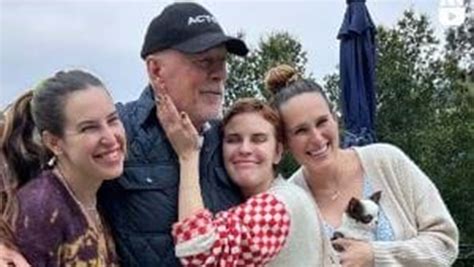 Demi Moore Partilhou Vídeo De Bruce Willis No Dia Em Que O Ator Celebrou 68 Anos Famosos