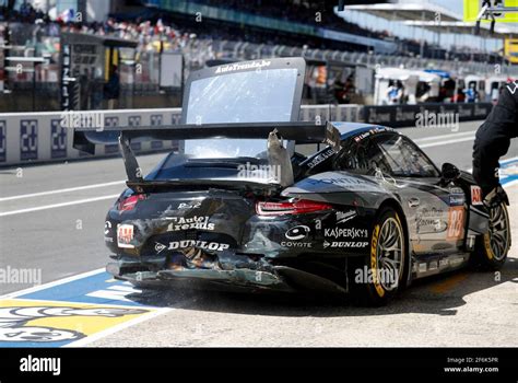 Porsche 911 Crash Hi Res Stock Photography And Images Alamy