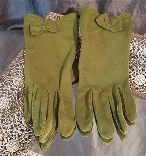 Vintage 1950s Olive Green Gloves With Bow At Wrist For Green Gloves