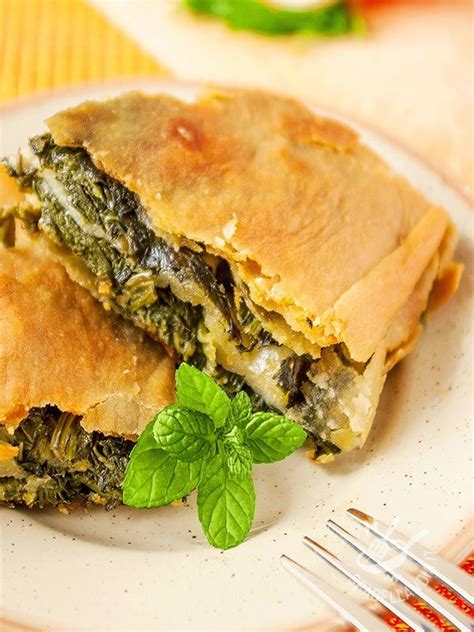 Maybe you would like to learn more about one of these? Focaccia farcita con spinaci e formaggio fresco | Ricetta ...