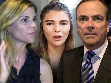 Lori Loughlins Daughter Olivia Leaves Yacht Of Uscs Board Of Trustees