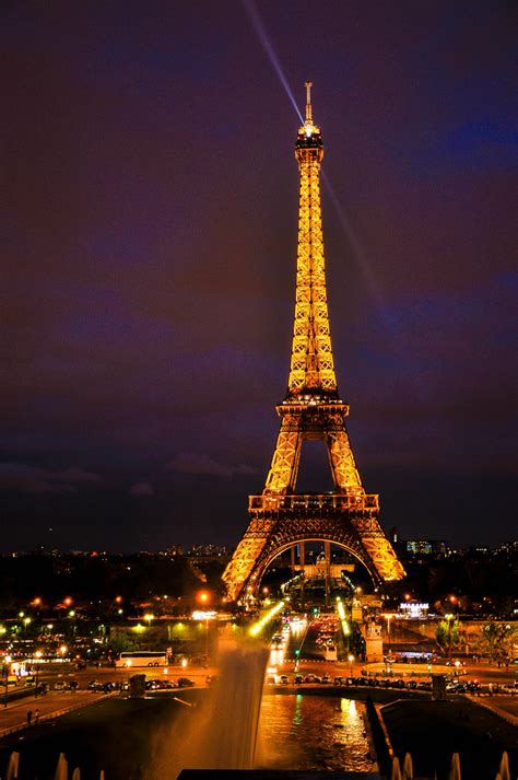 Der Eiffelturm In Seiner Schönsten Stunde Foto And Bild Architektur