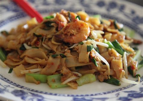 Kueh tae or kuih tair, malay language: Kenangan Dapurku: Kwetiau Goreng