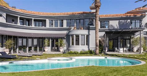 See more ideas about kylie jenner house, jenner house, kylie jenner. Kylie Jenner Rents $35 Million Bel Air House | Teen Vogue