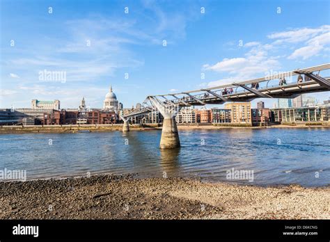 Millennium Bridge London England Uk Stock Photo Alamy
