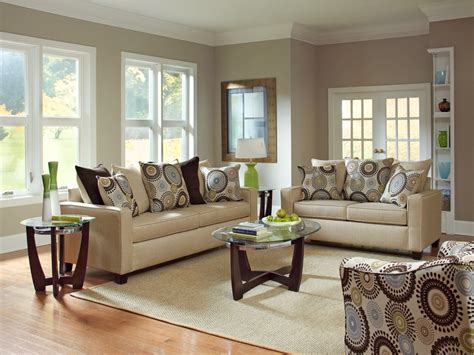 Decorating a small home might seem like a bit of a challenge at first. Decorating Ideas For Living Room With Cream Leather Sofa ...