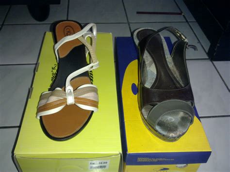 Di situ dia belajar melukis beg, menggunting, menjahit hingga siap sebuah beg tangan dengan upah rm15 sebulan. warna warni kehidupan: SHOEAHOLIC...