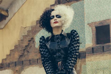 Emma stone as estella miller/cruella de vil: El primer vistazo a Emma Stone como Cruella de Vil - La ...