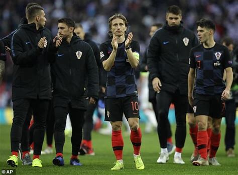 شارك في أكثر من 100 مباراة دولية مع منتخب كرواتيا دافع عن ألوان ريال مدريد في أكثر من 250 مباراة. مودريتش: كرواتيا كانت تستحق الفوز.. وإنجلترا لديها جيل جيد ...