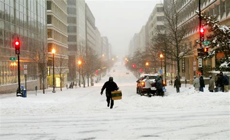 Pictured 10 Worst Northeast Snowstorms In Last 60 Years Daily Mail