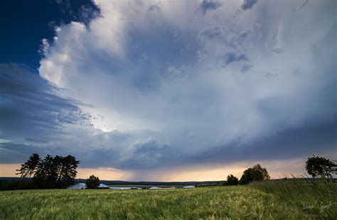 A bow echo is the characteristic radar return from a mesoscale convective system that is shaped like an archer's bow. Wetterzentrale Forum :: Bilder und Videos :: 8.6. - 13.6 ...