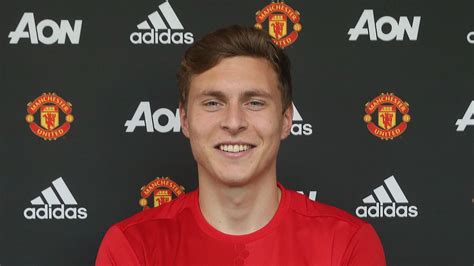 Manchester United Sign Victor Lindelof From Benfica Football News Sky Sports