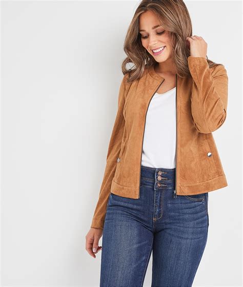 On parle de veste lorsqu'elle couvre pratiquement les hanches. Veste en suédine camel femme CAMEL - Grain de Malice