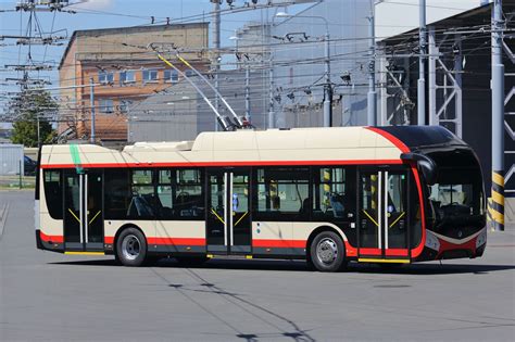 Nové Trolejbusy Ze Škoda Electric Už Vozí Jihlavany