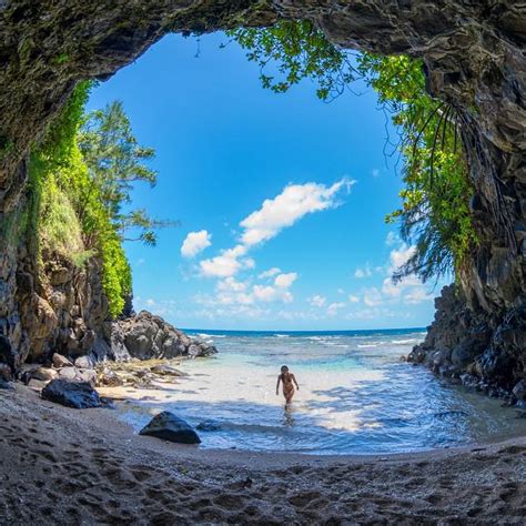Earth Pics On Twitter Amazing Sea Cave On The Island Of Kauai In