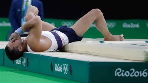 French Gymnast Snaps Leg While Vaulting At Rio Olympics Abc Com