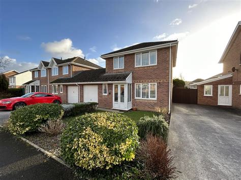 3 Bed Link Detached House For Sale In Sandpiper Road Llanelli Sa15 £