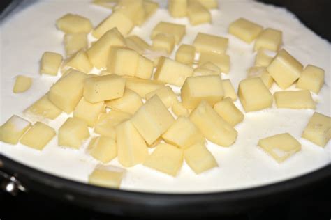 A wide variety of white cheddar cheese blocks options are available to you, such as sterilized, flavored, and fermented. White Queso