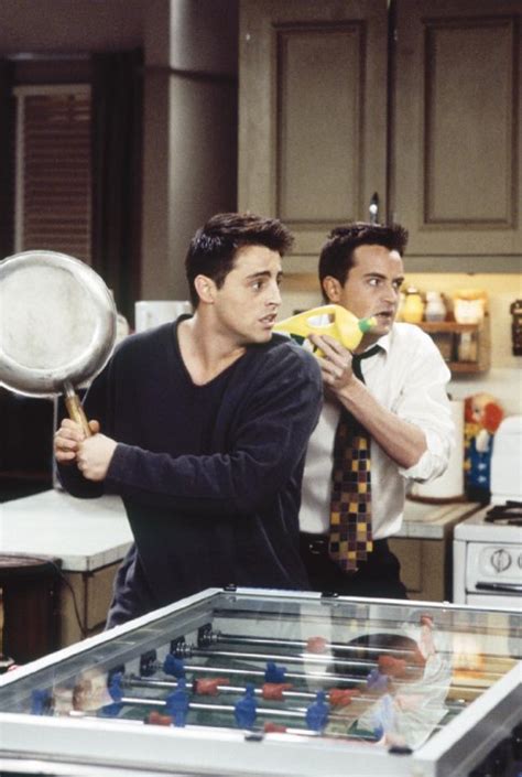 Image Joey And Chandlerjpeg Friends Central Fandom Powered By Wikia