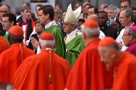 Pope Francis Weighs Response To Setback On Divorce Issue Wsj