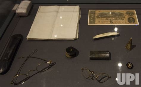 Photo Artifacts Of The Lincoln Assassination On Display At Fords