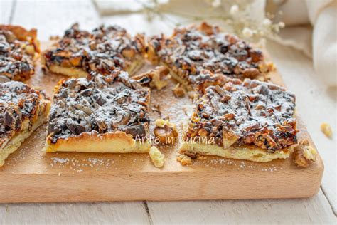 Crostata Alle Noci E Marmellata Dolce Da Colazione