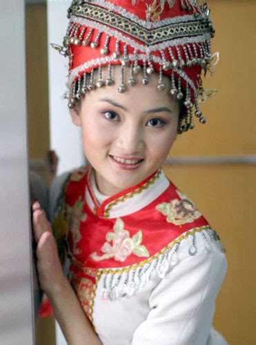 النساء الجميلات الصينيات فى القوميات المختلفة