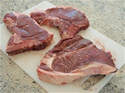 The larger side contains meat from the strip loin (new york strip) and the smaller side contains meat from the tenderloin (filet mignon). Moose Steak - A first choice for a hearty dinner to ...